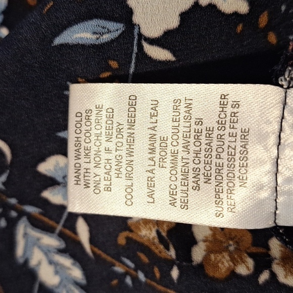 DR2 Women’s Medium Floral Multicolor Longer Back Short Sleeve Blouse Navy Blue - Picture 9 of 9